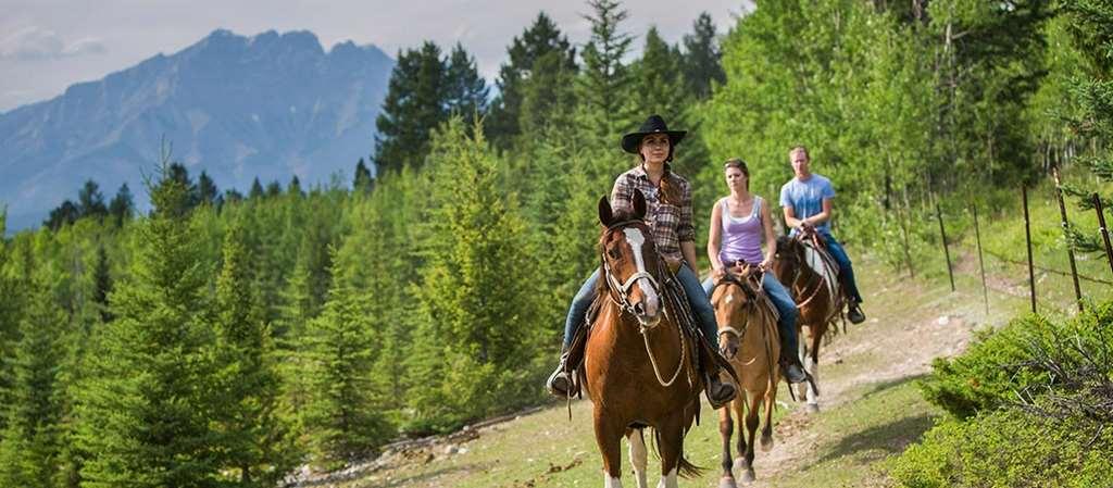 Crosswaters Resort At Kananaskis Buitenkant foto